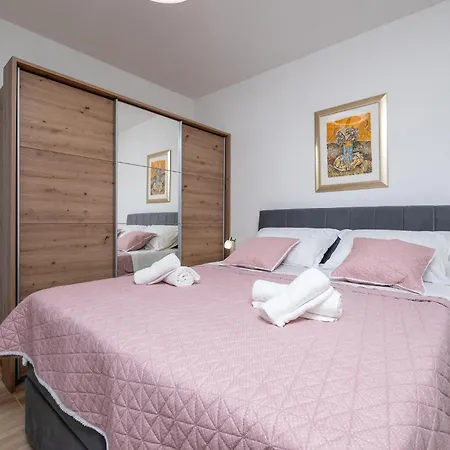 Casa vacanze 2 Bedroom Cozy Home In Fazana *